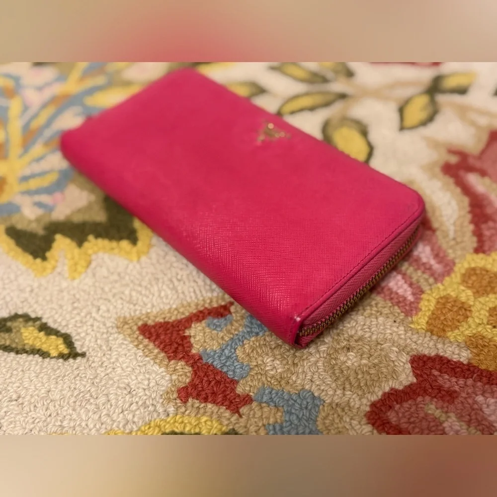 Prada saffiano lux